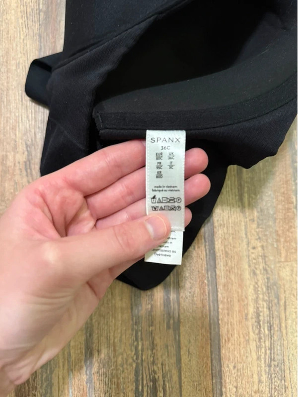 Spanx bra size 36C - Picture 3 of 3